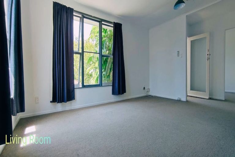 Photo of property in 8 Granby Place, Westown, New Plymouth, 4310