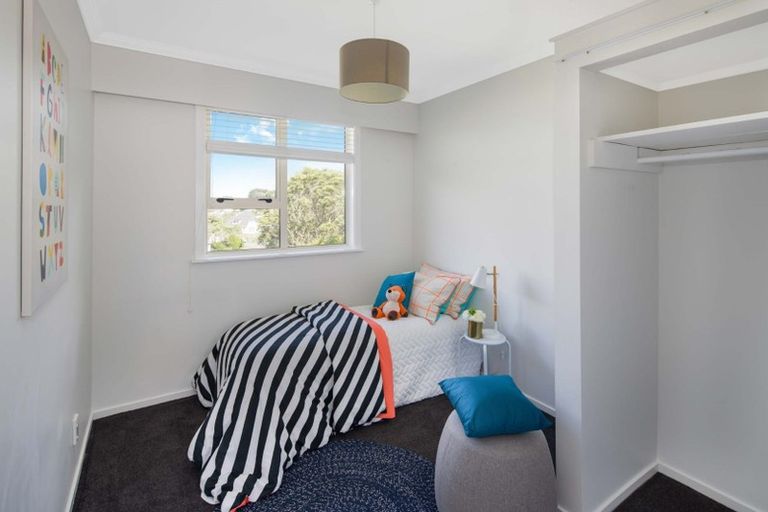 Photo of property in 18 Fairburn Grove, Johnsonville, Wellington, 6037