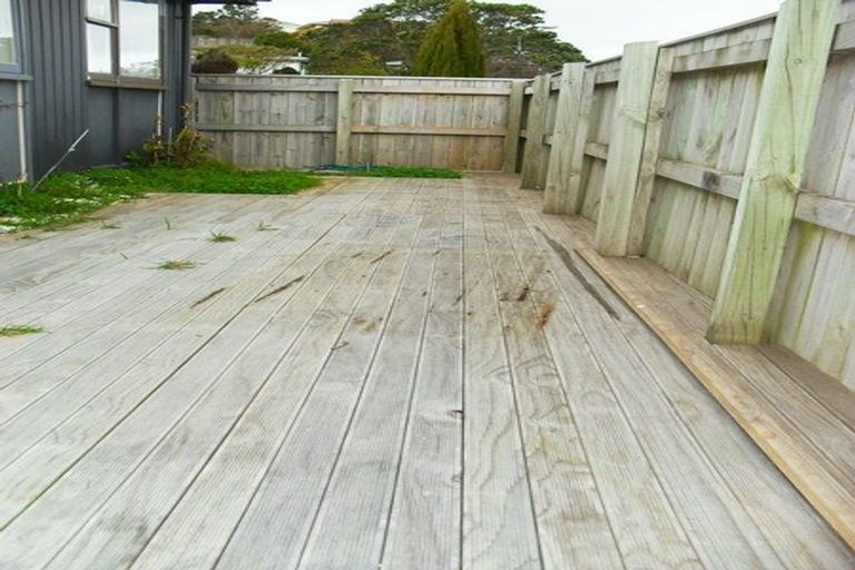 Photo of property in 12 Maple Grove, Kingston, Wellington, 6021