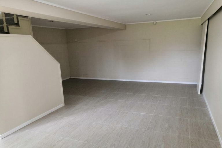 Photo of property in 14 Lavery Place, Sunnynook, Auckland, 0632