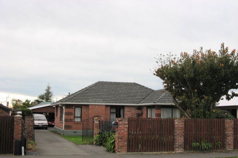 Photo of property in 126 Yaldhurst Road, Sockburn, Christchurch, 8042