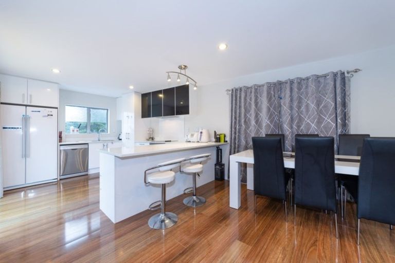 Photo of property in 693a East Coast Road, Browns Bay, Auckland, 0630