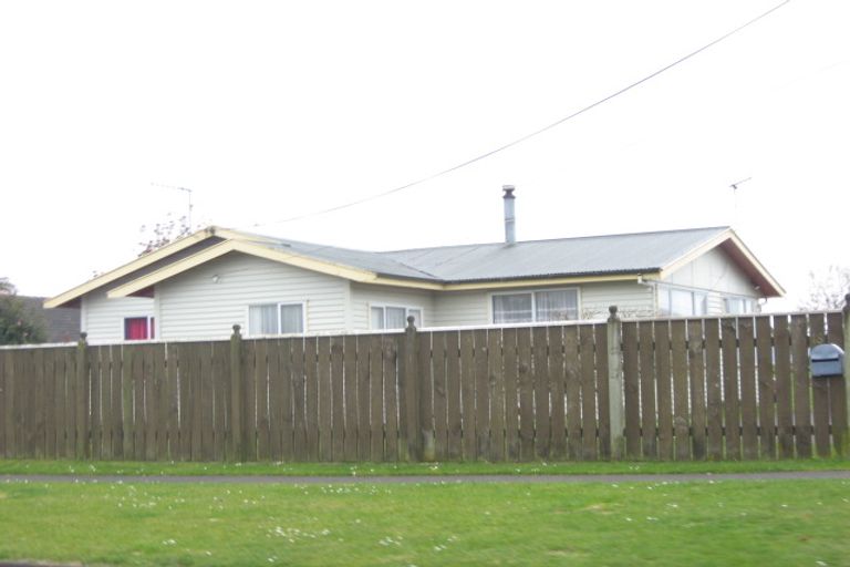 Photo of property in 18 Old South Road, Okato, 4335