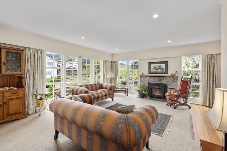 Photo of property in 20 Balliol Drive, Tawa, Wellington, 5028