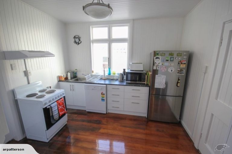 Photo of property in 5 Brown Street, Mount Cook, Wellington, 6021