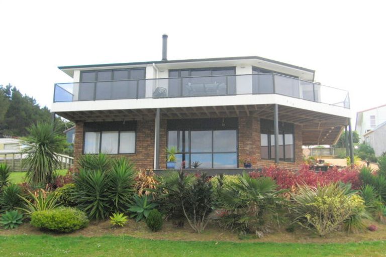 Photo of property in 210 Russell Bruce Place, Onemana, Whangamata, 3691