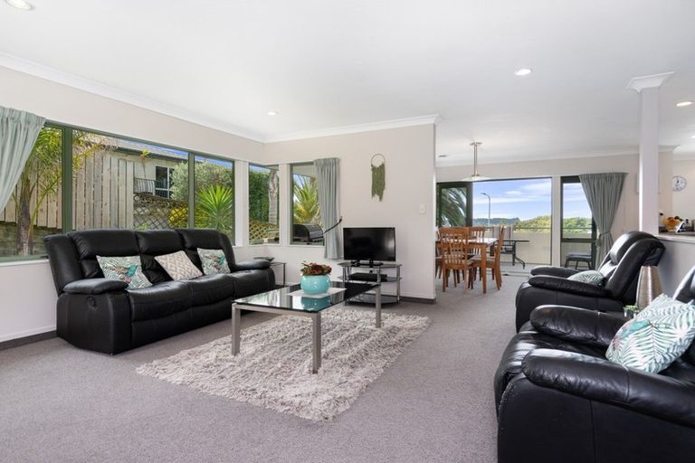 Photo of property in 19 Owen Place, Omokoroa, 3114