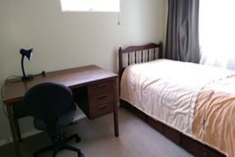 Photo of property in 30 Fitzpatrick Street, Newlands, Wellington, 6037