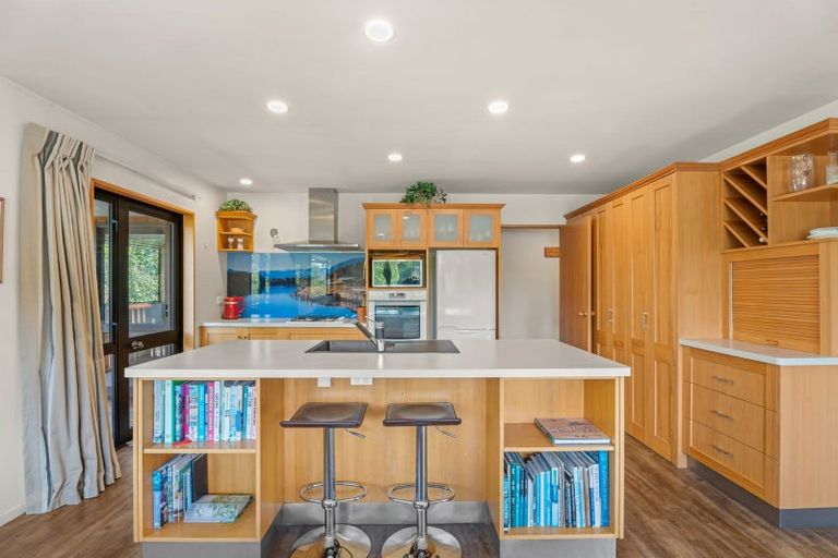 Photo of property in 8 Larch Place, Wanaka, 9305