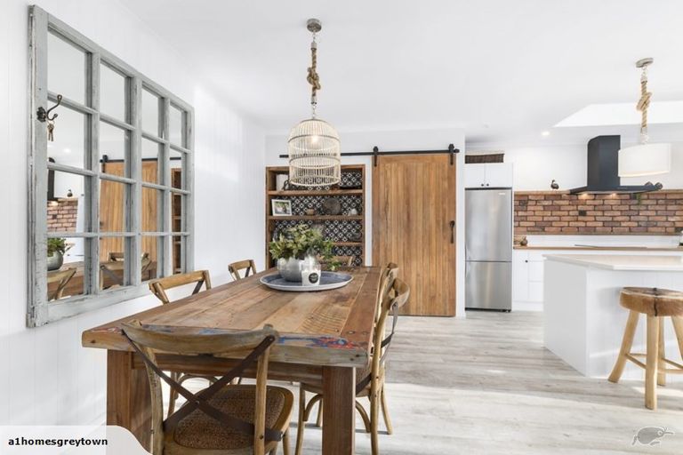 Photo of property in 1 Sam Meads Way, Greytown, 5712