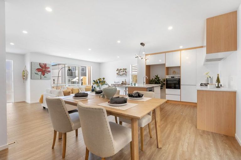 Photo of property in 5/4118a Great North Road, Glen Eden, Auckland, 0602