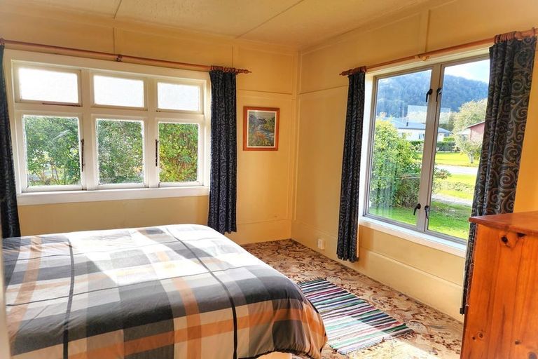 Photo of property in 24 Brodie Street, Blackball, 7804