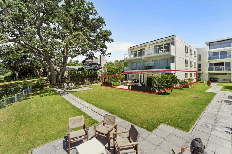 Photo of property in 1/21 Clifton Road, Hauraki, Auckland, 0622