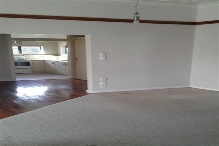 Photo of property in 2 Valley Road, Hikurangi, 0114