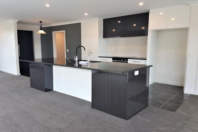 Photo of property in 89 Kaurinui Crescent, One Tree Point, 0118