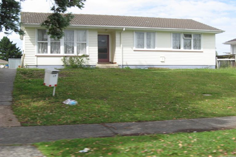 Photo of property in 17 Chingford Close, Mangere, Auckland, 2022