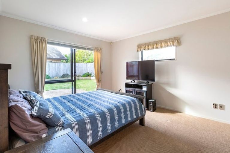 Photo of property in 5 Puketi Lane, Waiuku, 2123