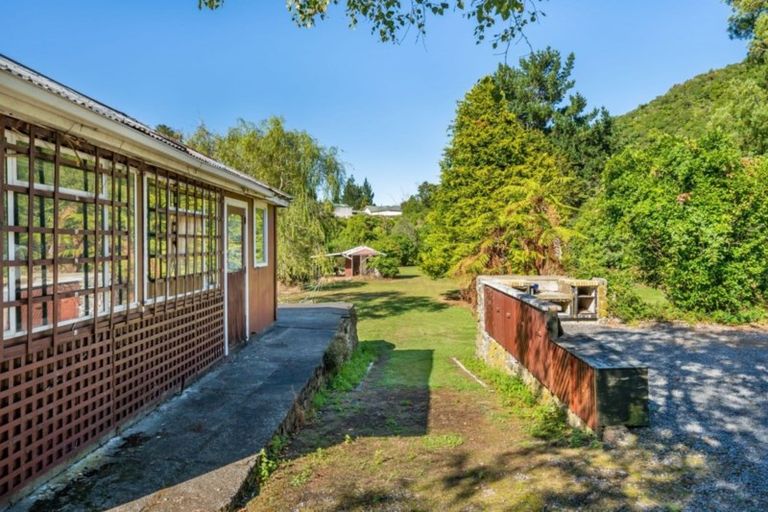 Photo of property in 56 Maymorn Road, Te Marua, Upper Hutt, 5018