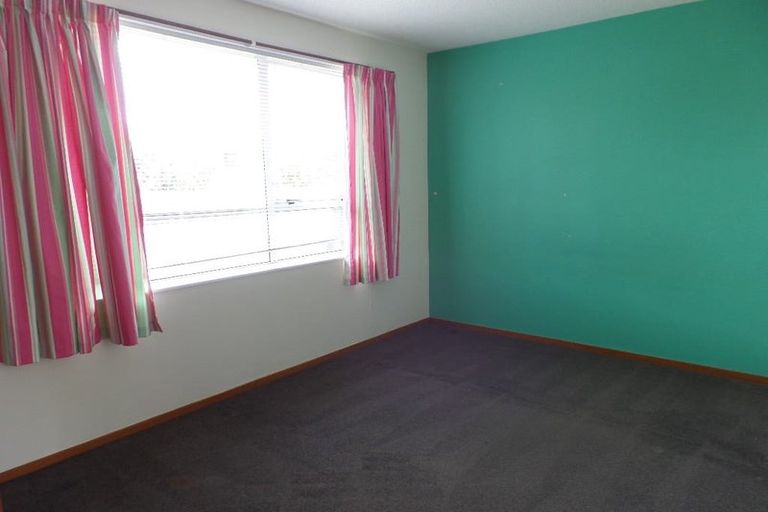 Photo of property in 2/6 James Condon Place, Redwood, Christchurch, 8051