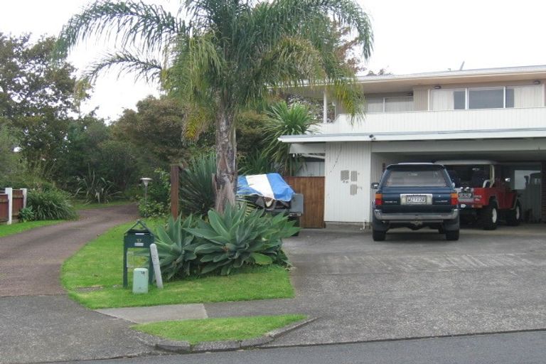 Photo of property in 17 Treeway, Sunnyhills, Auckland, 2010