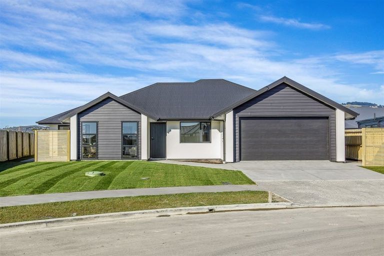 Photo of property in 6 Dalness Crescent, Halswell, Christchurch, 8025