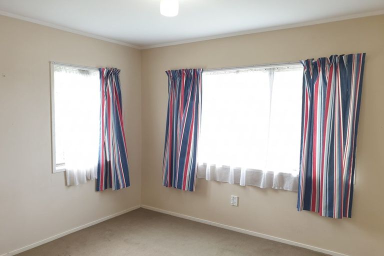 Photo of property in 19 Coey Place, Glen Eden, Auckland, 0602