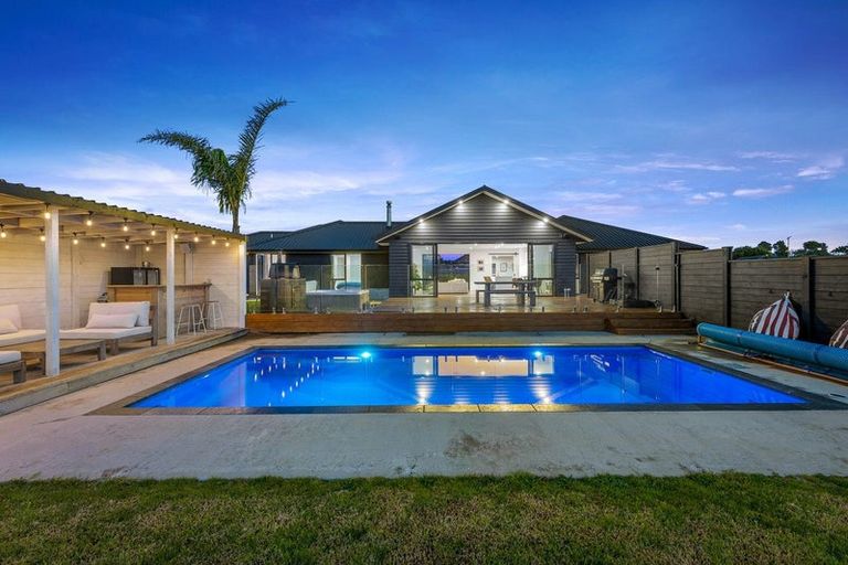 Photo of property in 32 Awatiro Drive, Kaukapakapa, 0871