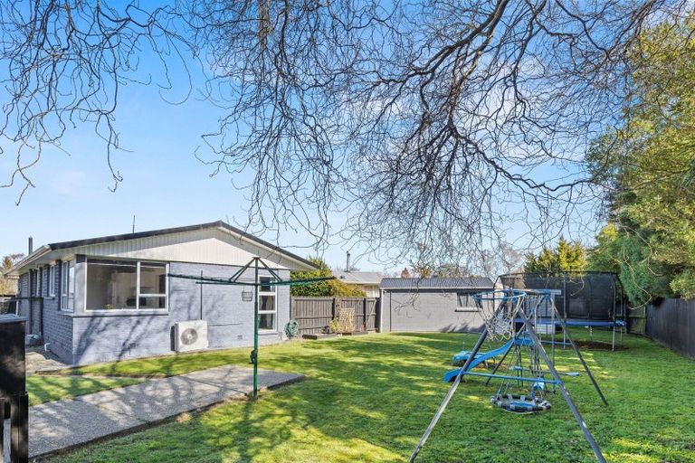 Photo of property in 21 Besant Place, Avondale, Christchurch, 8061
