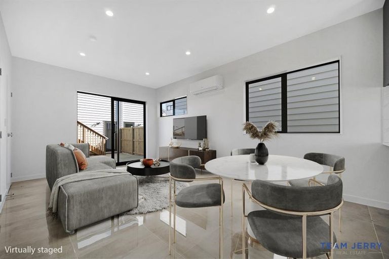 Photo of property in 2 Tukauri Place, Papakura, 2110