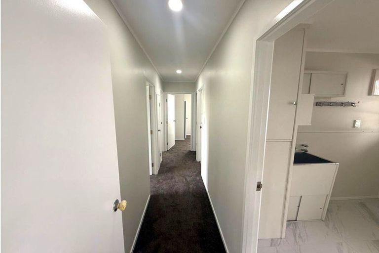 Photo of property in 1 Heathberry Close, Papatoetoe, Auckland, 2025