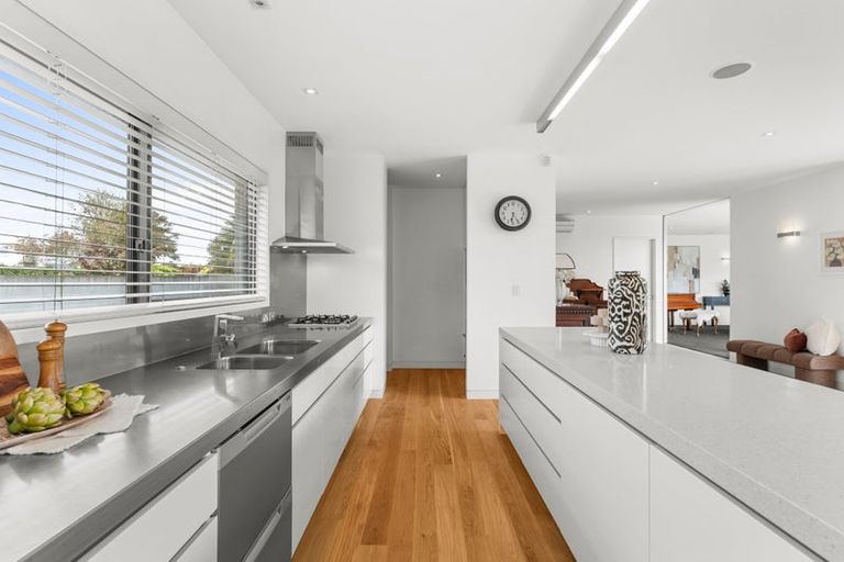 Photo of property in 129 Puriri Street, Riccarton, Christchurch, 8041