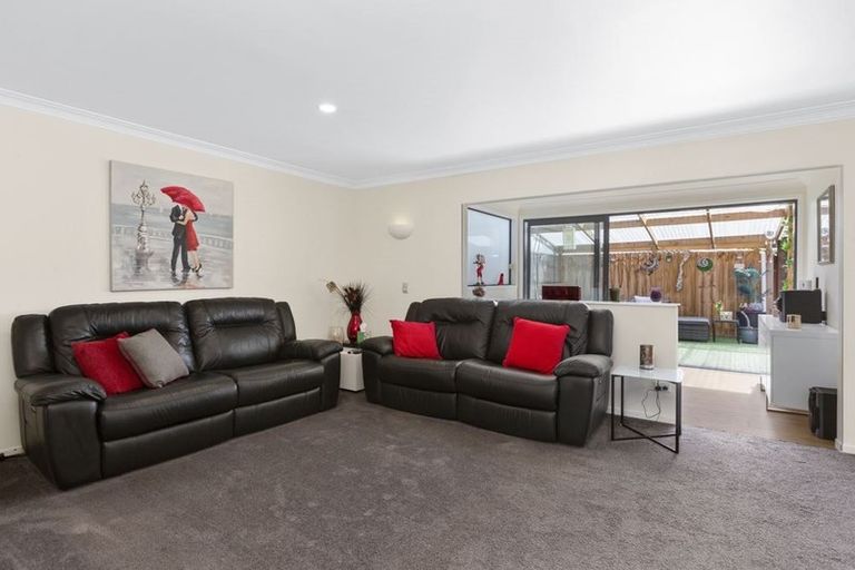 Photo of property in 1/15 Eastwood Rise, Browns Bay, Auckland, 0630