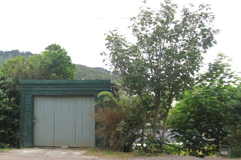 Photo of property in 23 Aplin Terrace, Ngaio, Wellington, 6035