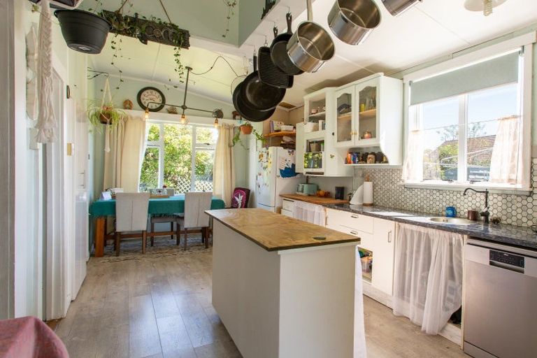 Photo of property in 25 Ruahine Street, Dannevirke, 4930