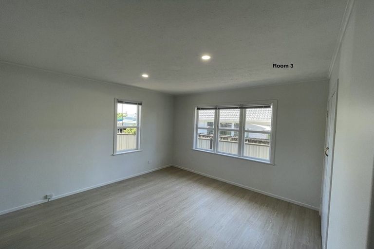 Photo of property in 104 Edmonton Road, Henderson, Auckland, 0612