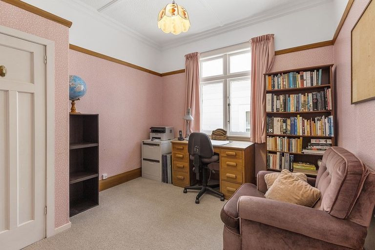 Photo of property in 35 Clyde Street, Island Bay, Wellington, 6023