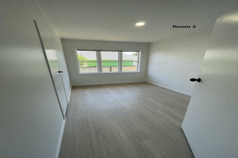 Photo of property in 104 Edmonton Road, Henderson, Auckland, 0612