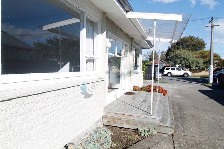 Photo of property in 39 Prestons Road, Redwood, Christchurch, 8051