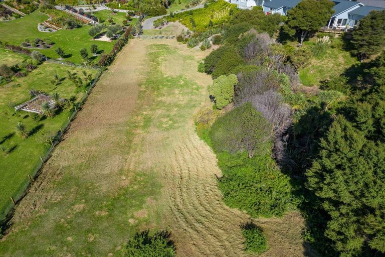 Photo of property in 9 Lamont Place, Waikanae, 5036