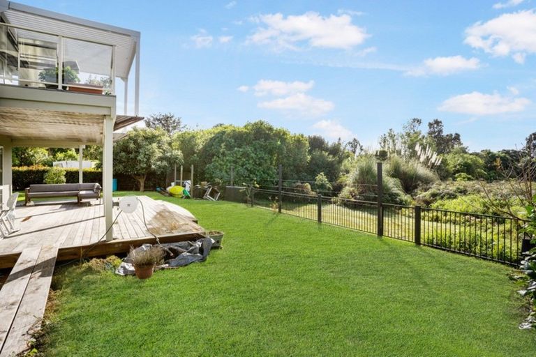 Photo of property in 100 Estuary View, Whangamata, 3620