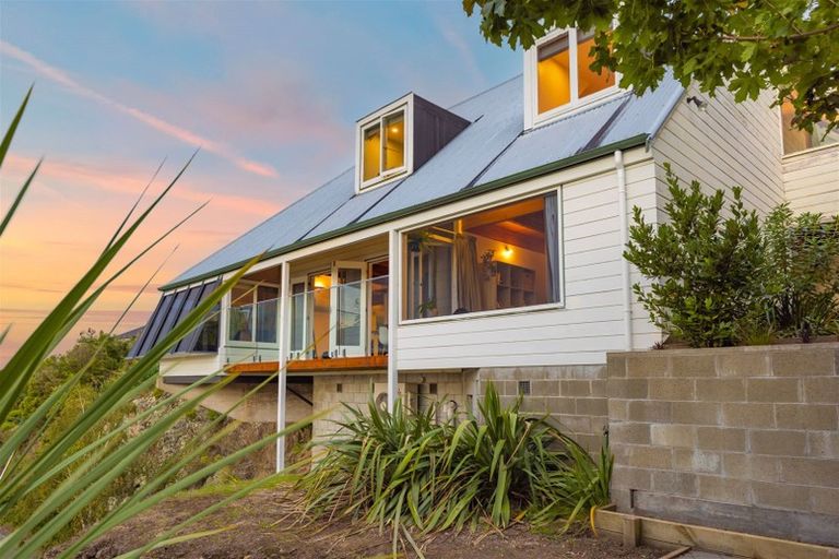 Photo of property in 2 Hobday Lane, Mount Pleasant, Christchurch, 8081