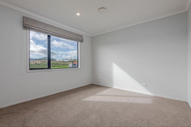 Photo of property in 49 Johnstone Drive, Fitzherbert, Palmerston North, 4410