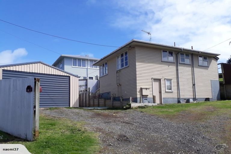 Photo of property in 17 Banks Street, Marfell, New Plymouth, 4310
