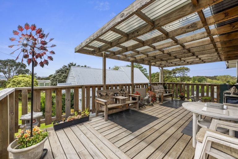 Photo of property in 78 Howard Road, Orere Point, Papakura, 2585