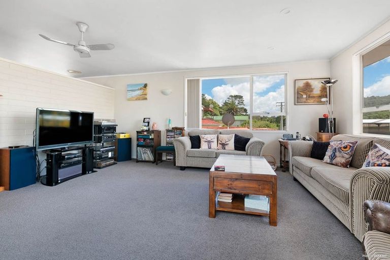 Photo of property in 15 Waiwera Place, Waiwera, Orewa, 0994