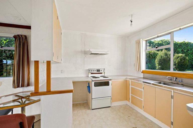 Photo of property in 14 Donovan Avenue, Massey, Auckland, 0614