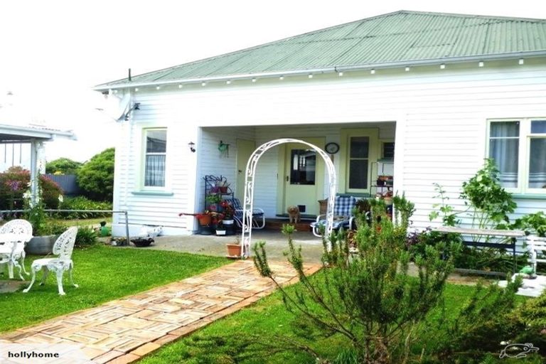 Photo of property in 30 Rhodes Street, Waimate, 7924