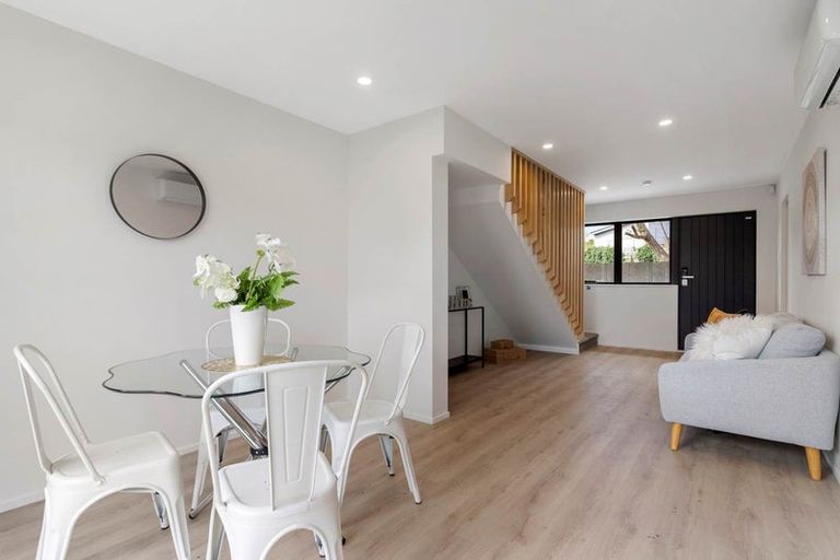 Photo of property in 15b Pipitea Place, Massey, Auckland, 0614