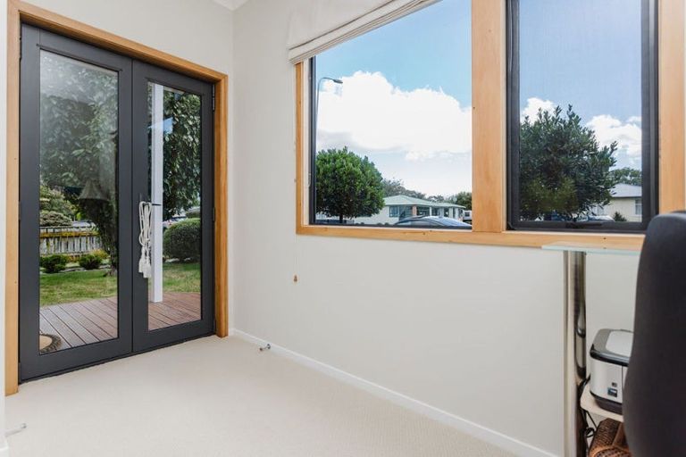 Photo of property in 43 Hospital Street, Dannevirke, 4930