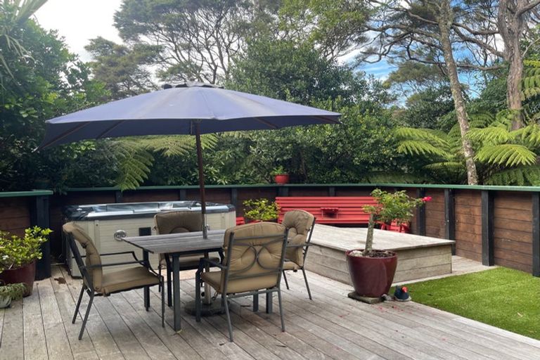 Photo of property in 214 Shaw Road, Oratia, Auckland, 0604